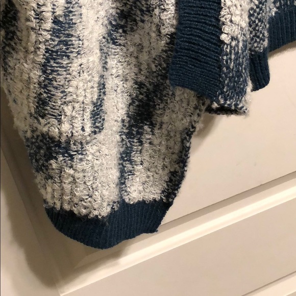 Small Petite Flying/Jealous Tomato Green/White Cardigan Sweater - Picture 3 of 7